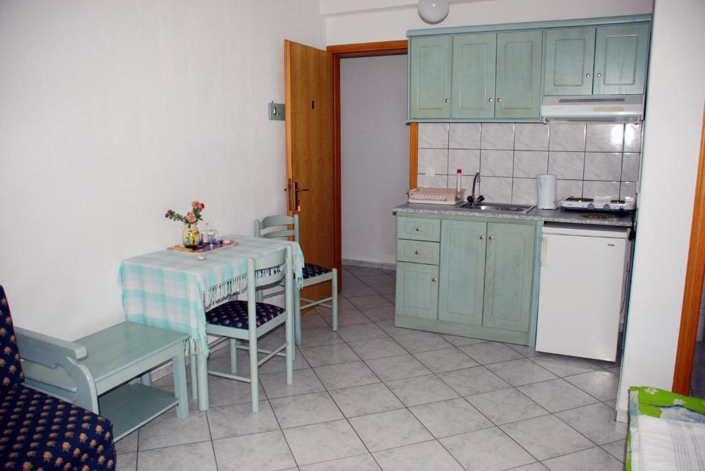 Myriam Studios Patitiri Rom bilde